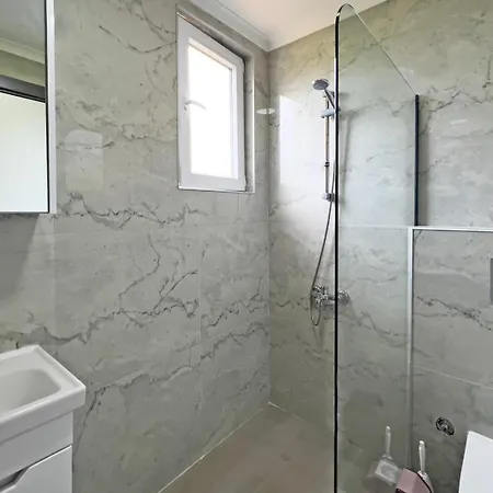 ヴィラ Doga 2 フェティエ